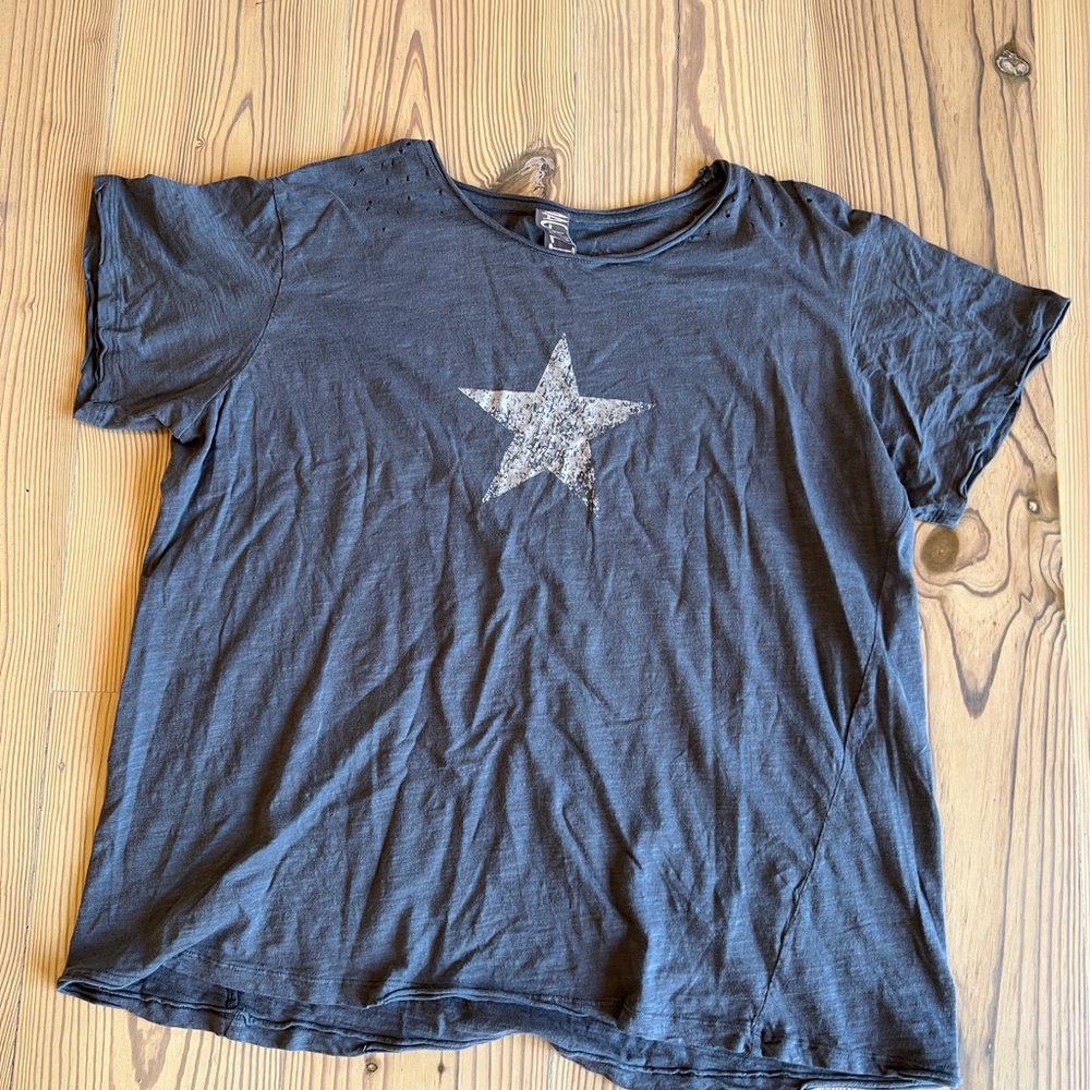 Magnolia Pearl Star tee